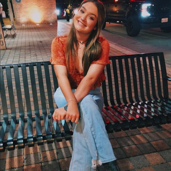 Meet your Posher, Jordyn - Picture 2 of 10